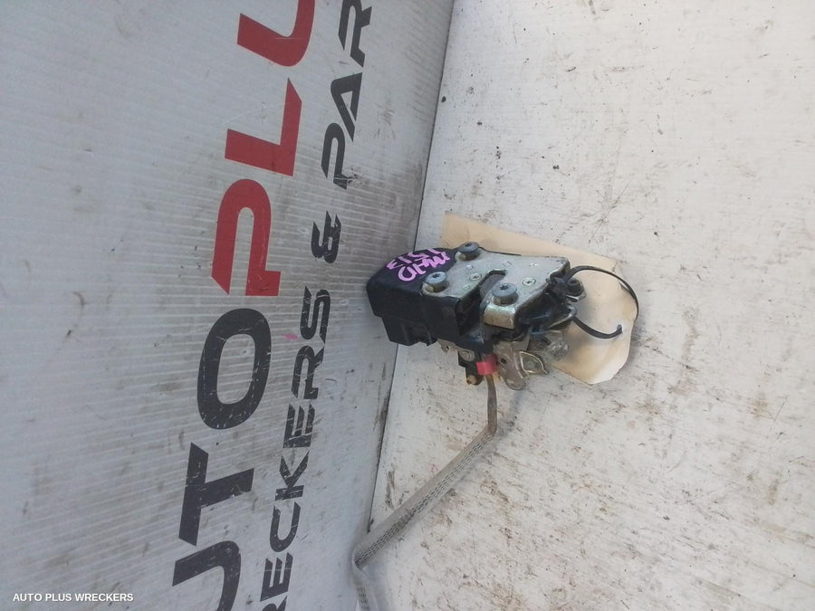 2005-2011 Chrysler 300c Door Boot Gate Lock