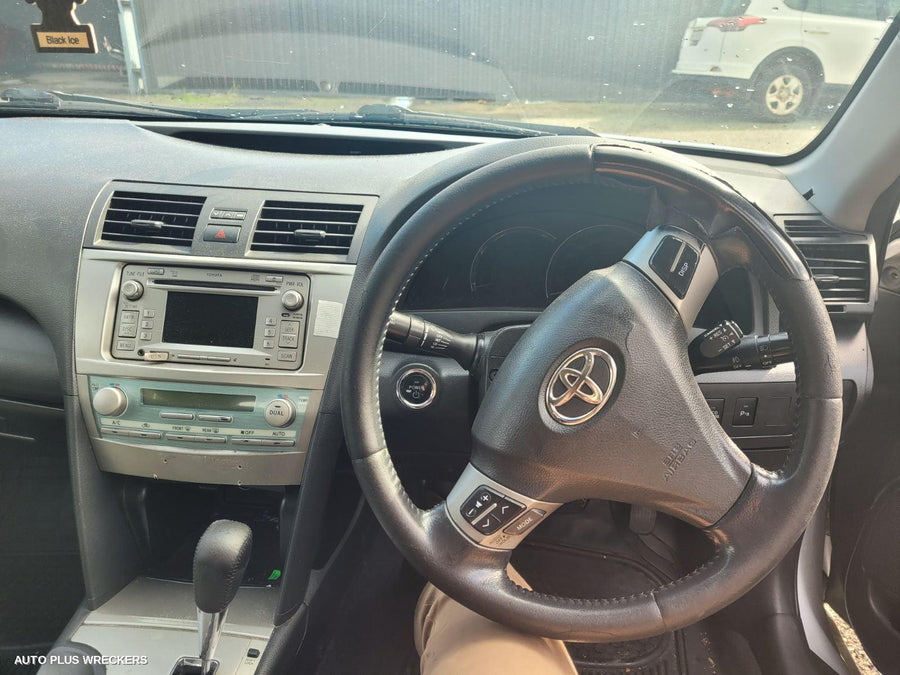 2010 Toyota Camry Rear Garnish