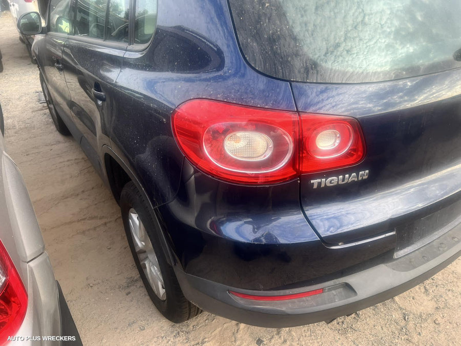 2011 Volkswagen Tiguan Right Rear Door Sliding