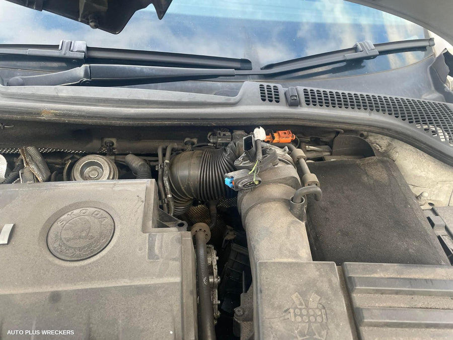 2010 Skoda Octavia Left Front Door