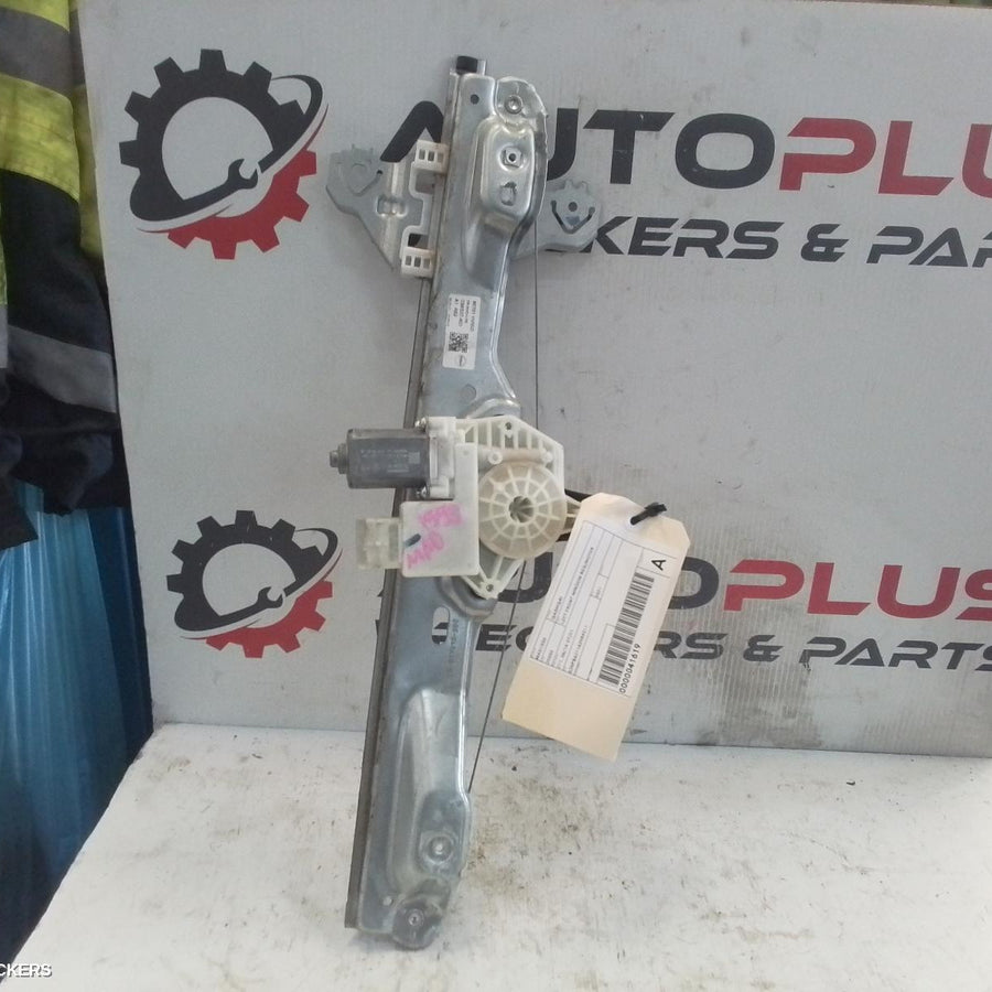 2017-2021 Nissan Qashqai Left Front Window Reg Motor
