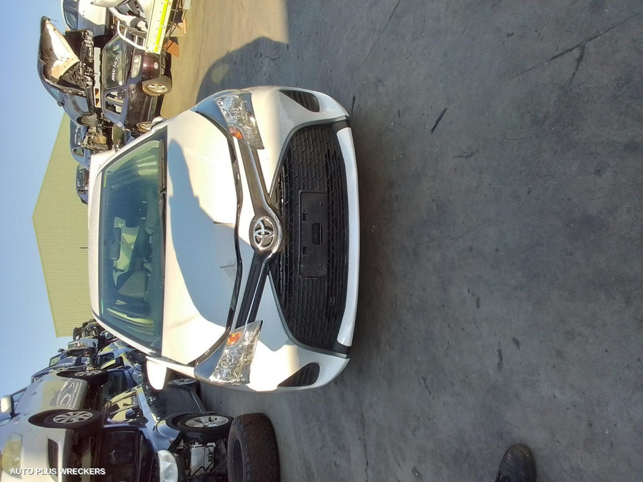 2014 Toyota Yaris Alternator