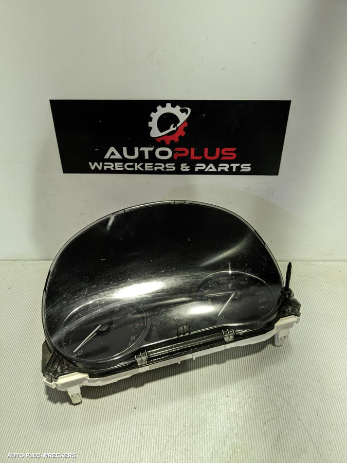 2017 Mitsubishi Outlander Instrument Cluster