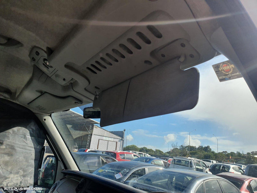 2008 Renault Master Right Guard