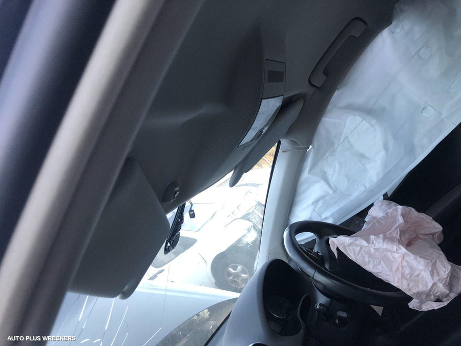 2010 Audi A3 Left Rear Door Sliding