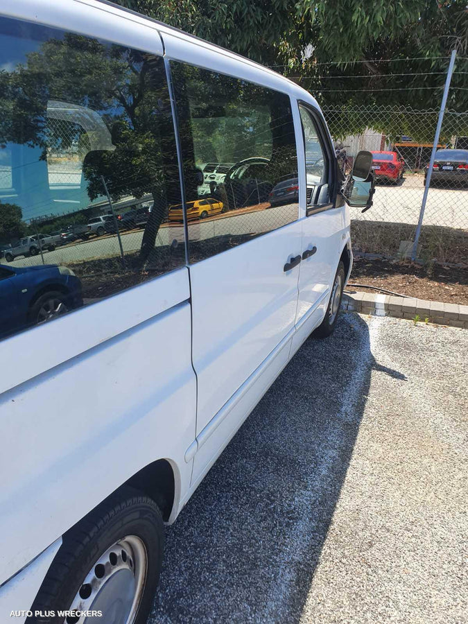 2004 Mercedes Vito Left Front Door