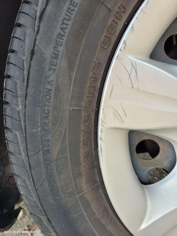 2013 Nissan Almera Right Rear Door Sliding