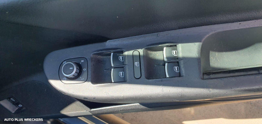 2006 Volkswagen Passat Fan