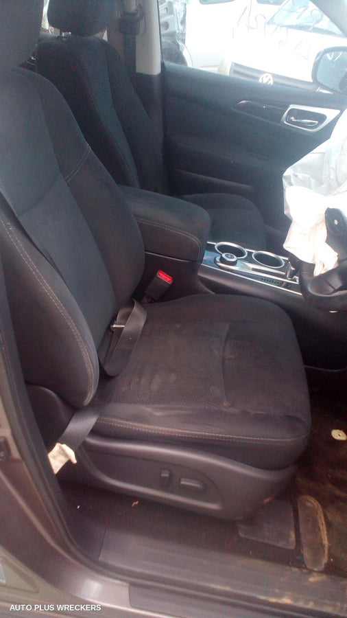 2013 Nissan Pathfinder Wheel Mag