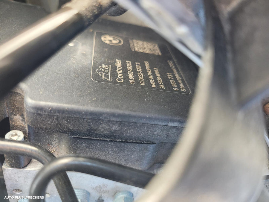 2013 BMW 3 SERIES LEFT FRONT WINDOW REG MOTOR