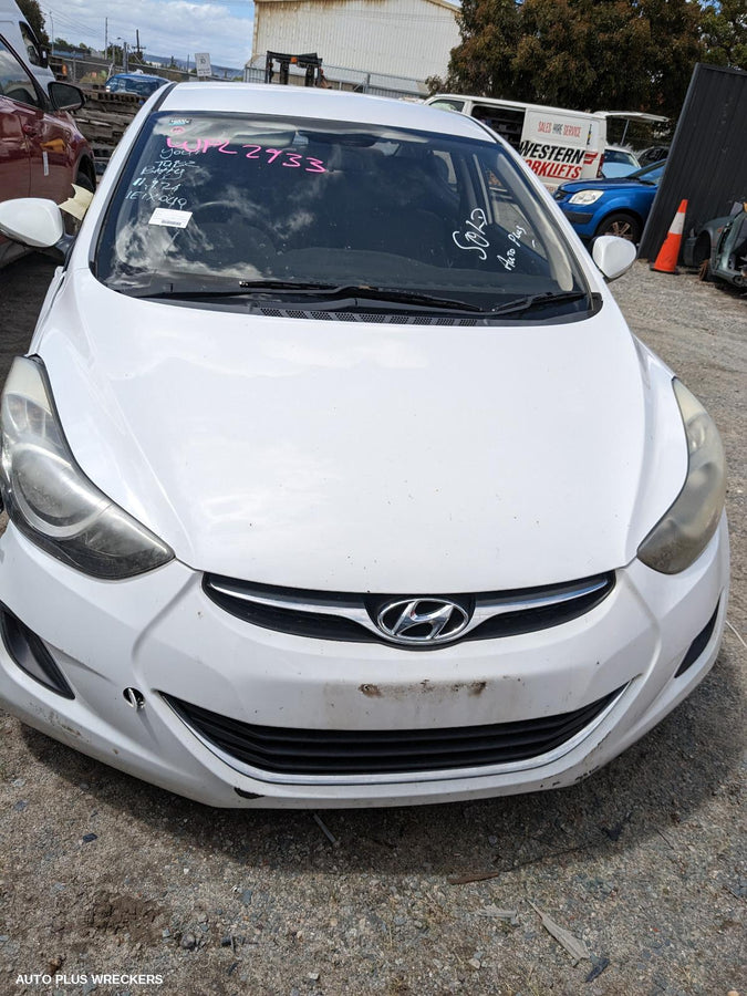 2011 Hyundai Elantra Left Taillight