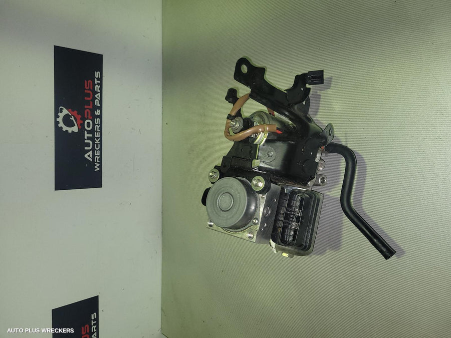 2020 Toyota Camry Abs Pump Modulator
