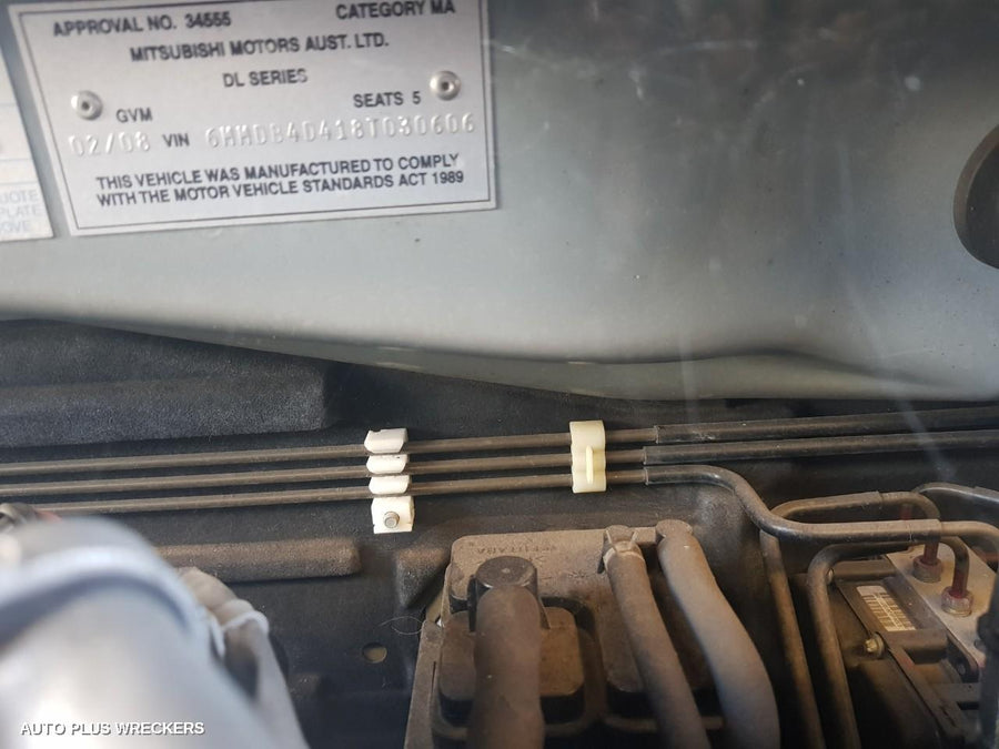 2005 Mitsubishi 380 Left Front Window Reg Motor