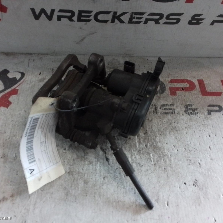 2013-2018 Mercedes A Class Caliper