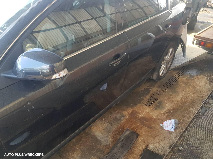 2011 Renault Latitude Left Front Door