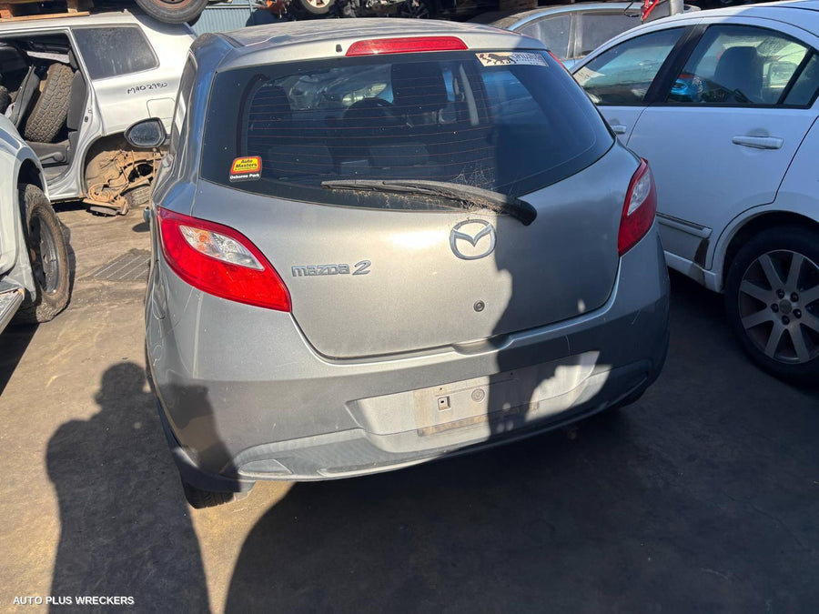 2010 Mazda 2 Left Front Door Window