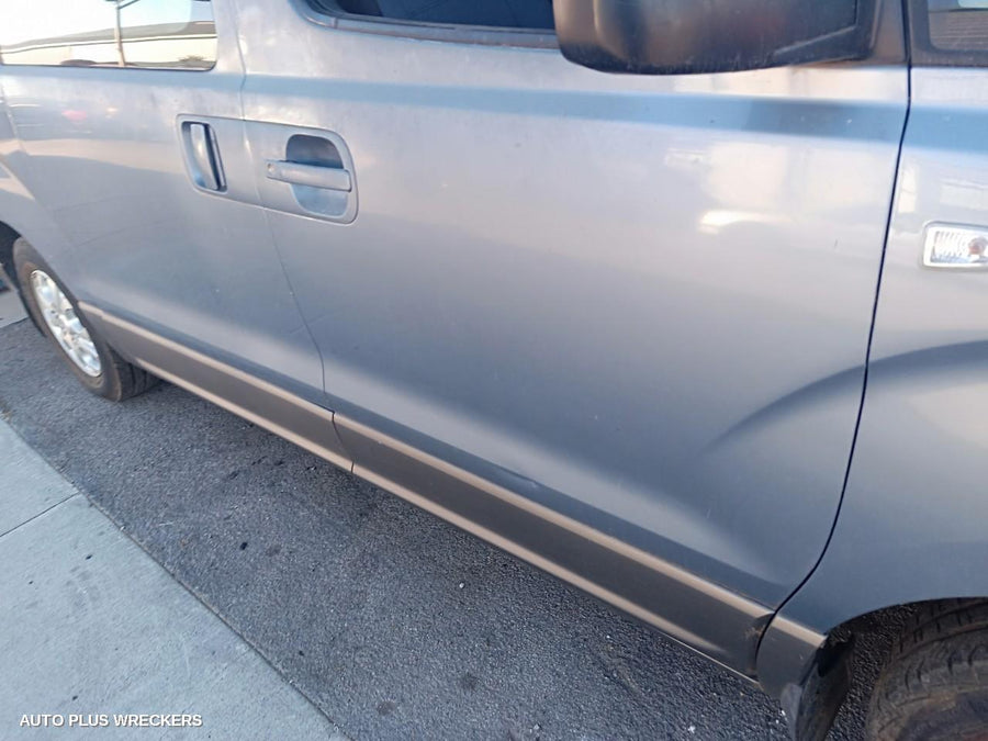 2008 Hyundai Iload/imax Right Front Door