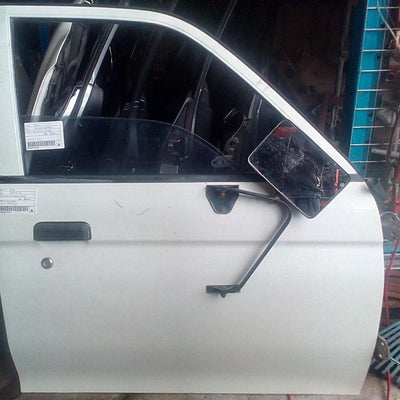 2005 Mitsubishi Triton Right Front Door