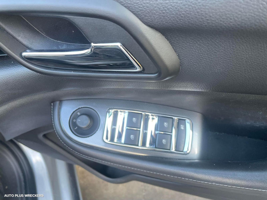 2013 Holden Malibu Overflow Bottle