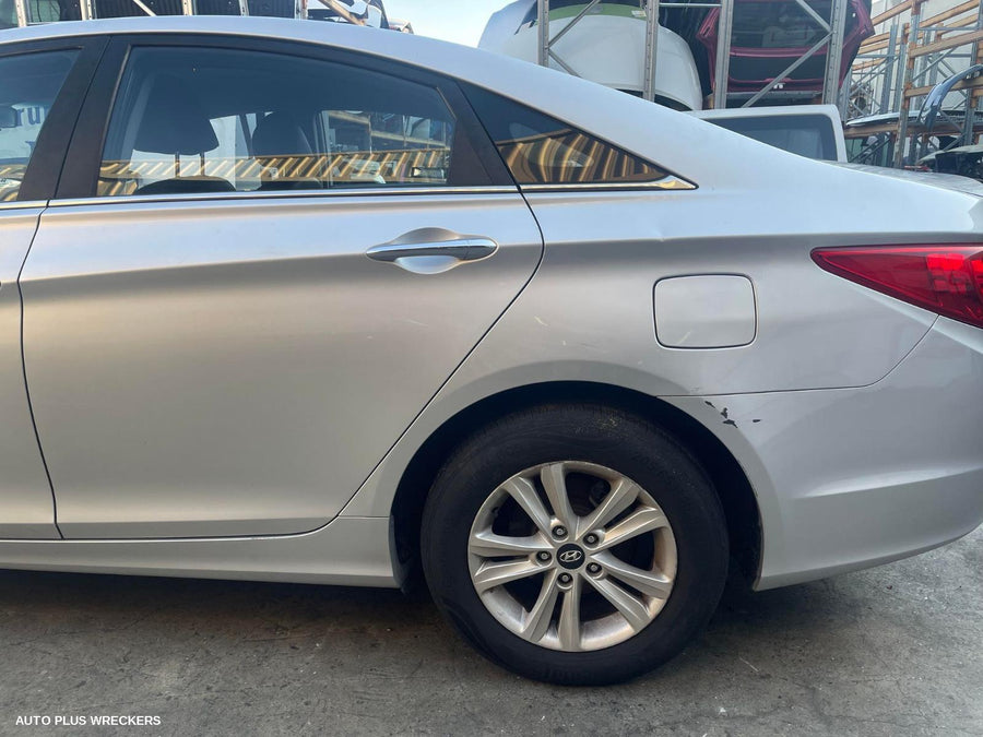 2011 Hyundai I45 Right Driveshaft