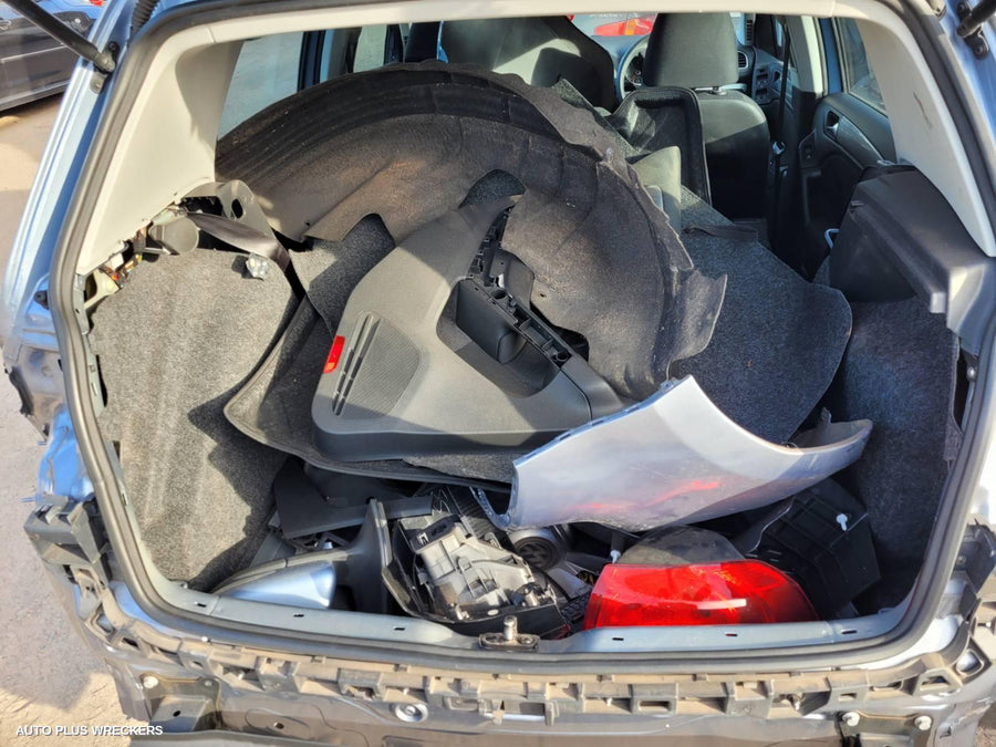 2010 Volkswagen Golf Left Taillight