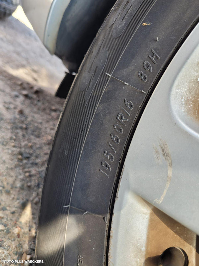 2015 Nissan Pulsar Right Door Mirror