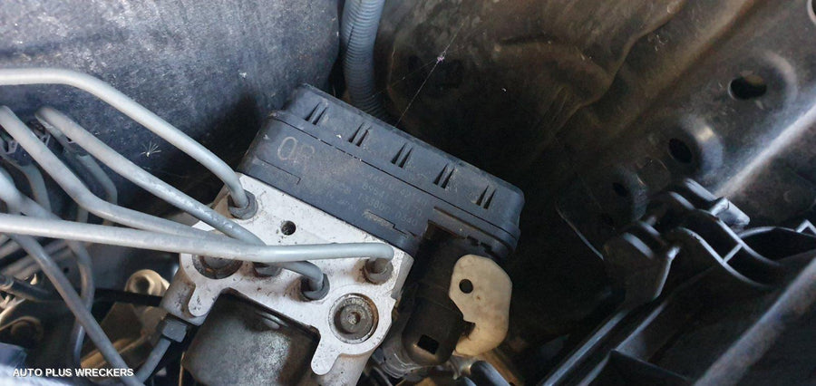 2006 TOYOTA RAV4 LEFT REAR DOOR WINDOW