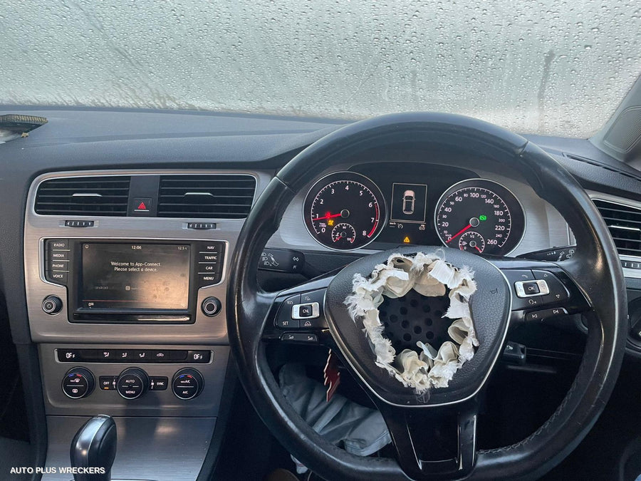 2016 Volkswagen Golf Right Guard Liner