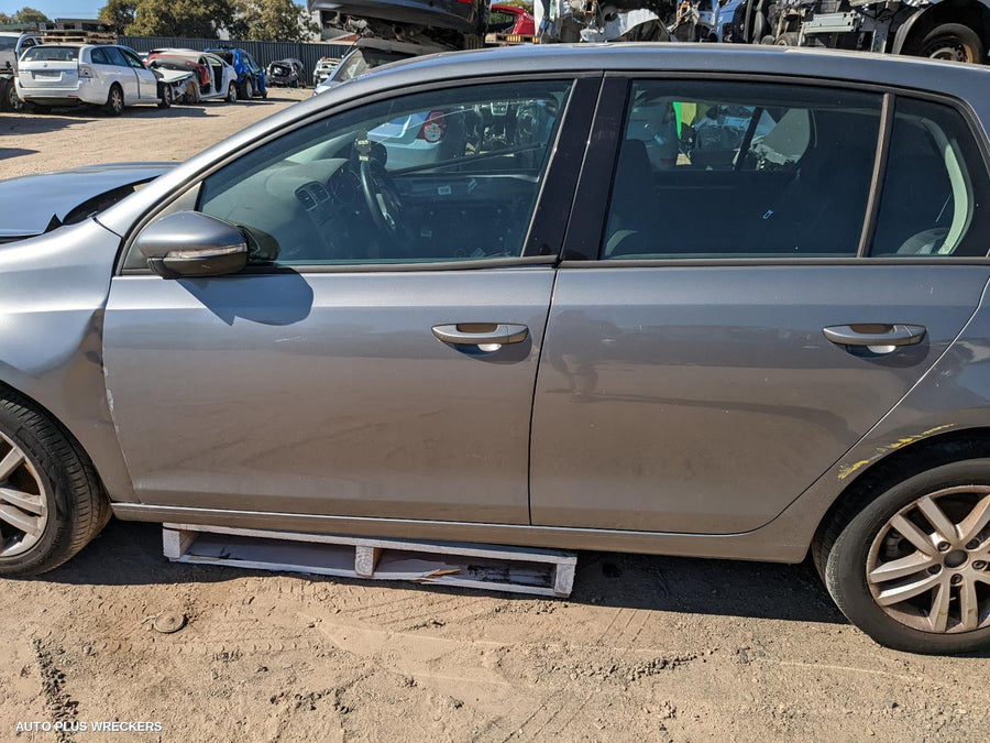 2009 Volkswagen Golf Right Taillight