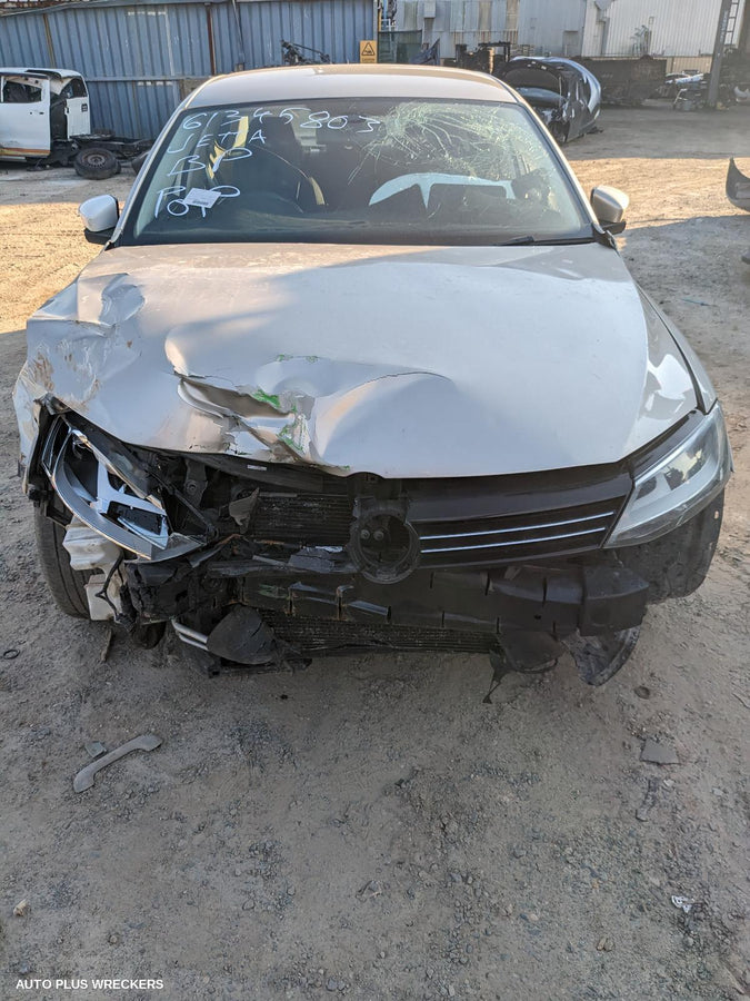 2011-2014 Volkswagen Jetta Left Taillight