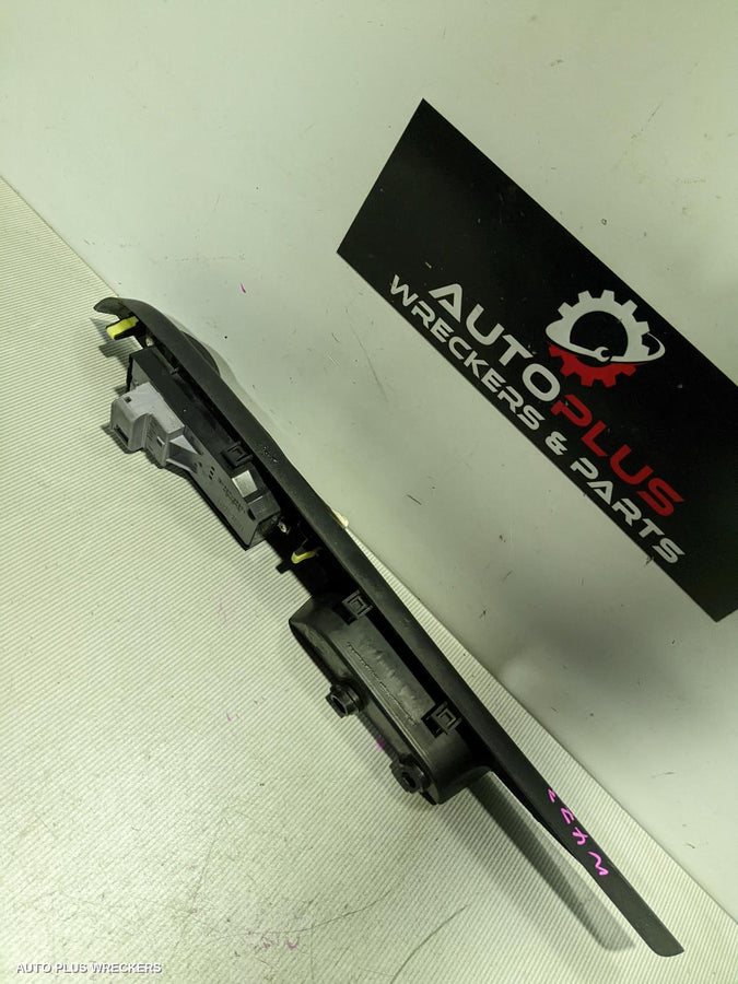 2008 Toyota Hiace Pwr Dr Wind Switch