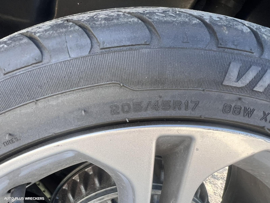 2015 Renault Clio Right Rear Door Sliding