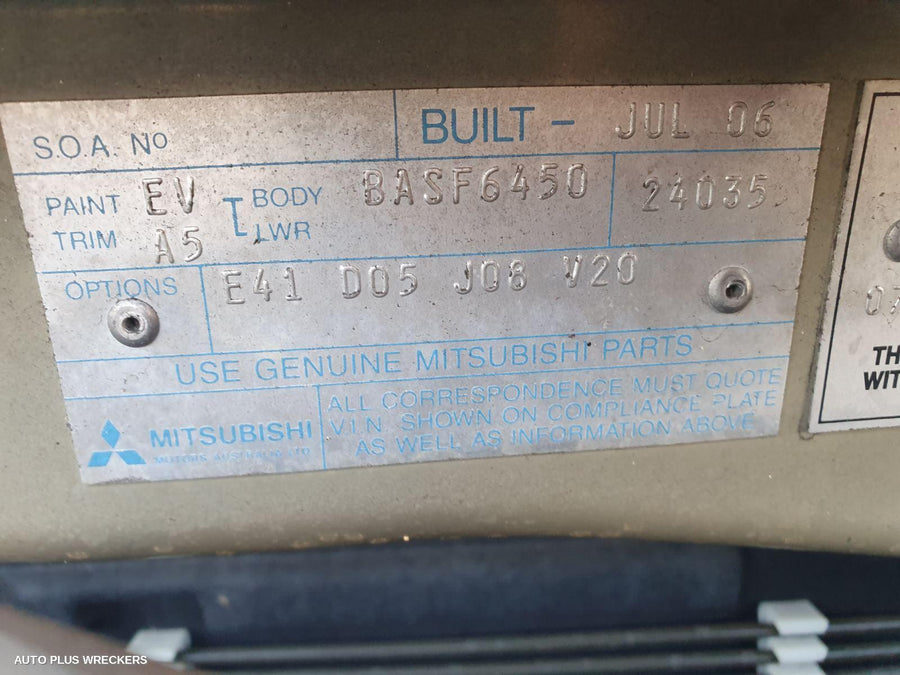 2006 Mitsubishi 380 Bootlid Tailgate