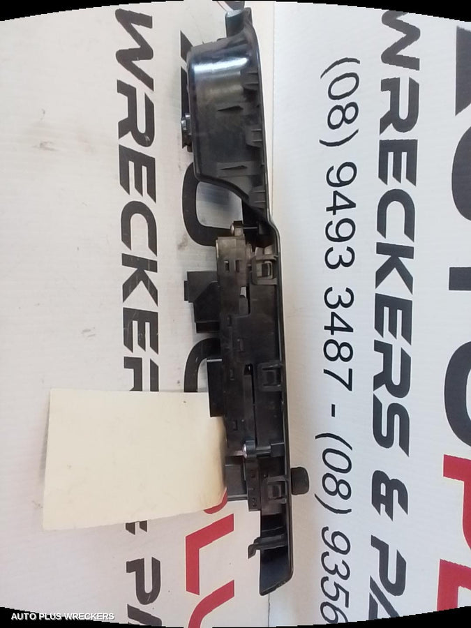 2010-2017 Suzuki Swift Pwr Dr Wind Switch