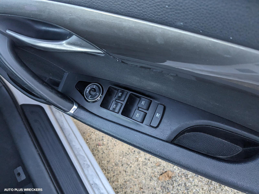 2013 Hyundai I40 Left Guard