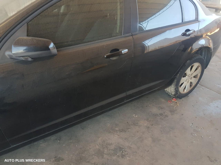 2006 HOLDEN COMMODORE RIGHT FRONT DOOR WINDOW