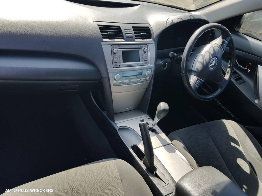 2010 Toyota Camry Left Rear Door Window