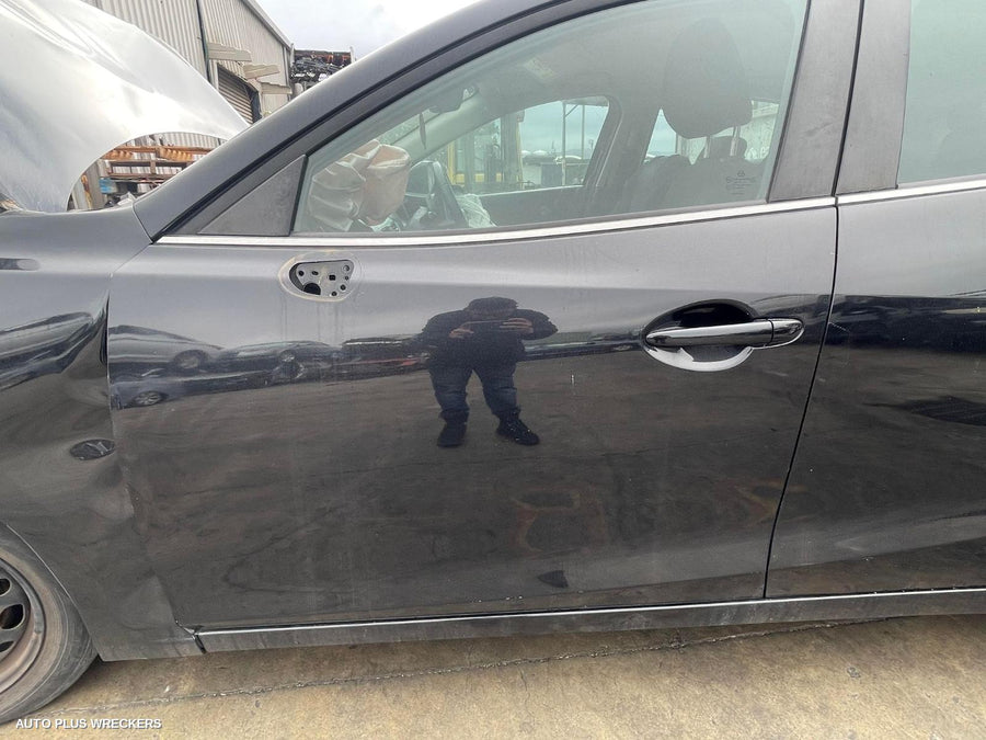 2014 Mazda 3 Left Front Door Window