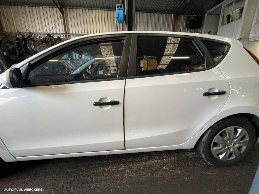 2009 Hyundai I30 Right Headlamp