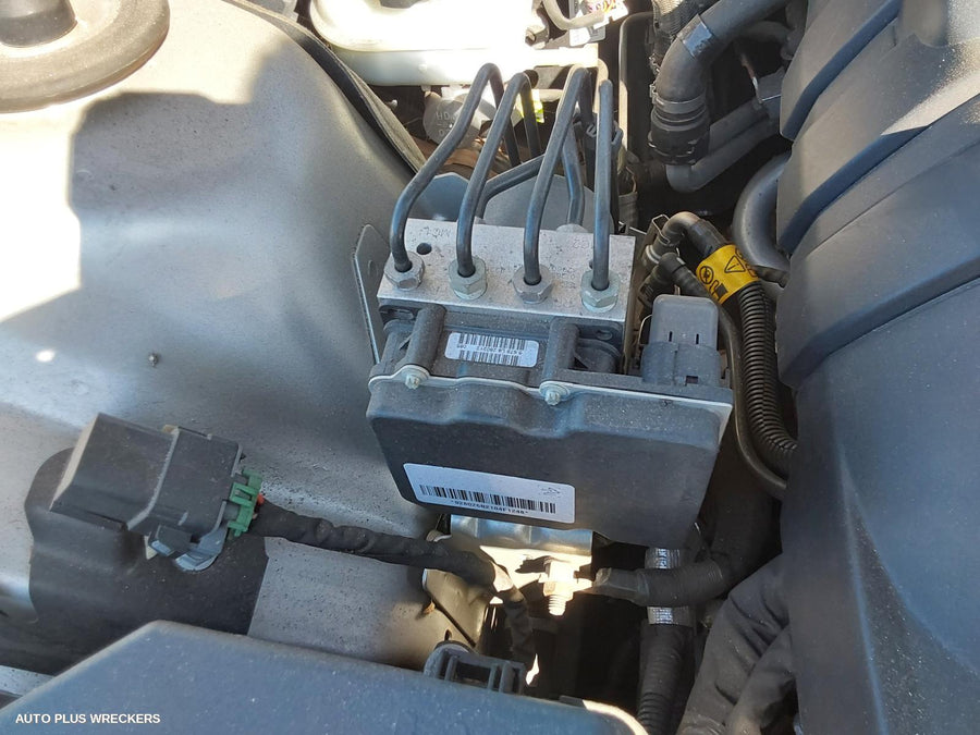 2012 HOLDEN COMMODORE COURTESY LIGHT