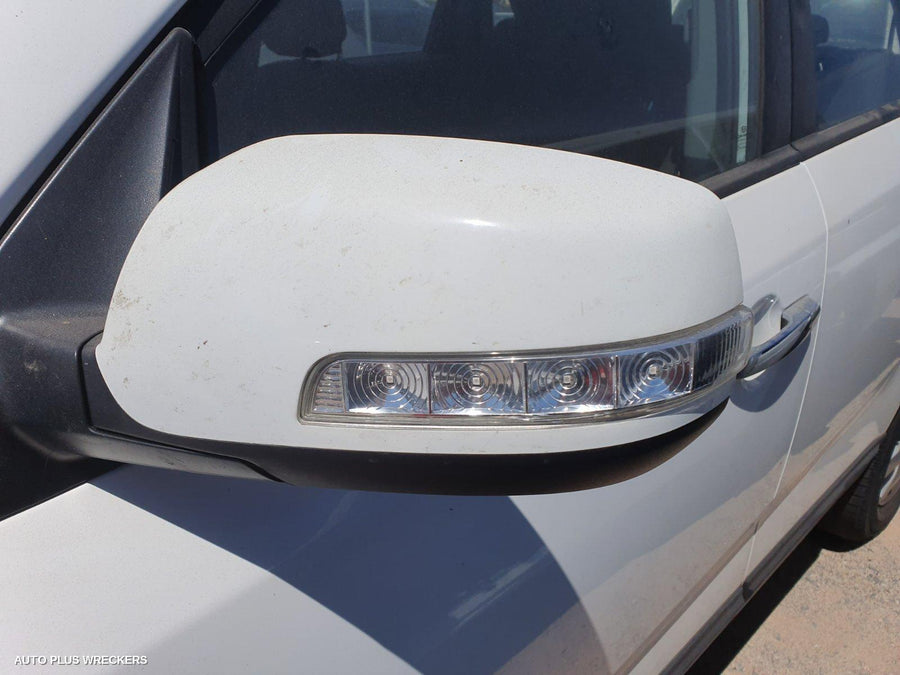 2011 Kia Sorento Right Indicator Fog Side