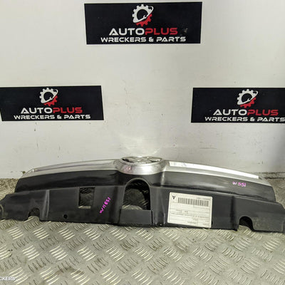 2008 Holden Commodore Grille