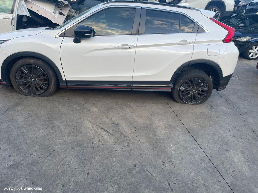 2019 Mitsubishi Eclipse Cross Left Taillight