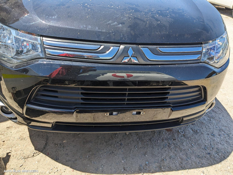 2013 Mitsubishi Outlander Grille