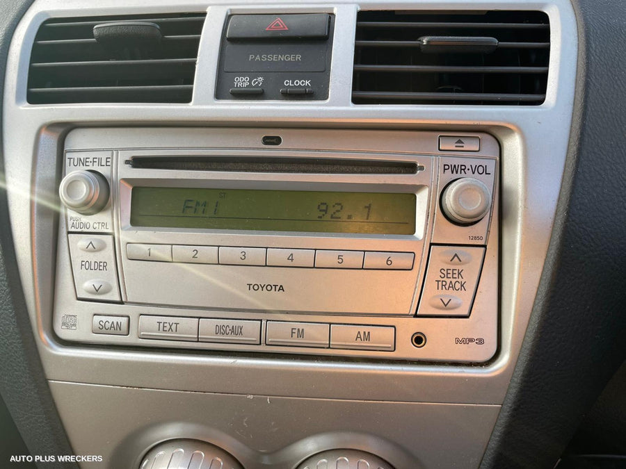 2008 Toyota Yaris Sunvisor