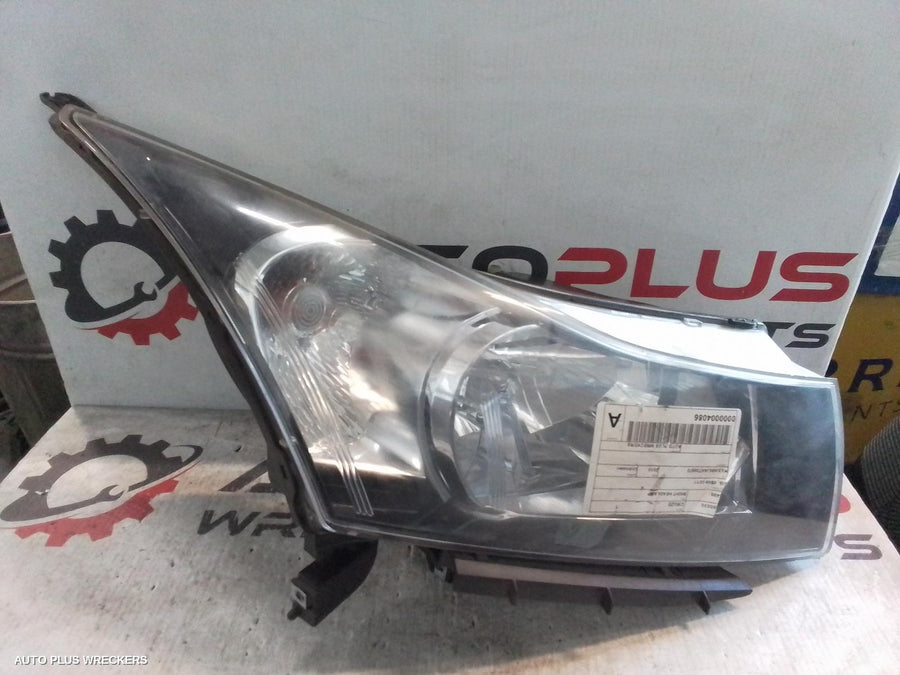 2010 Holden Cruze Right Headlamp