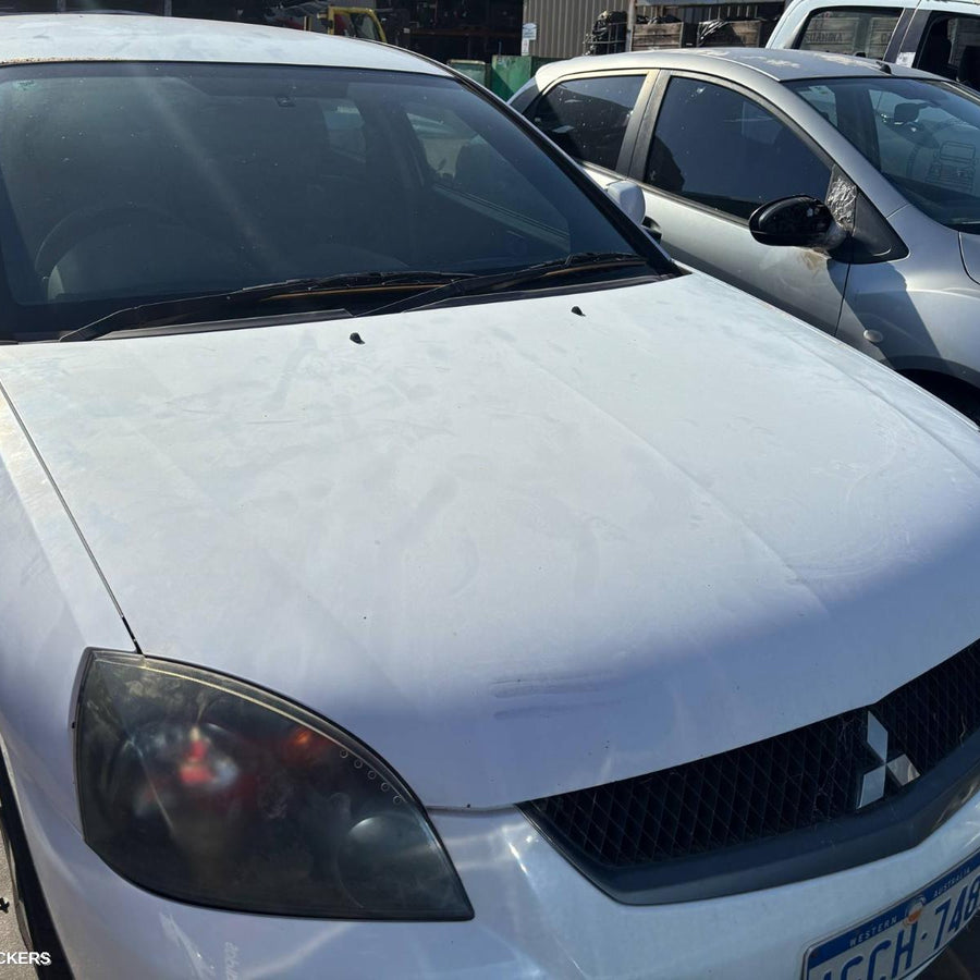 2007 Mitsubishi 380 Grille