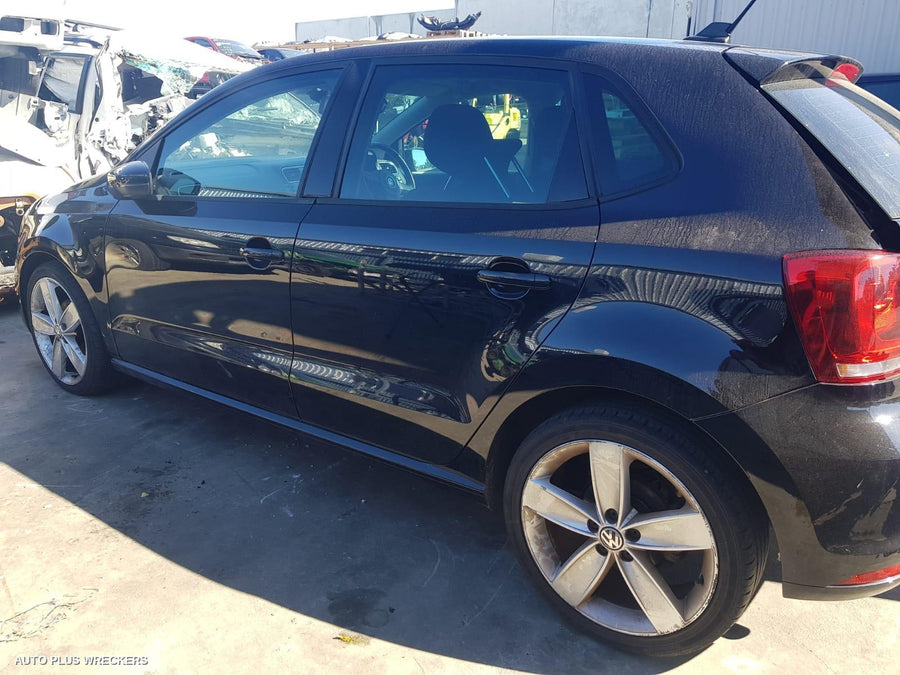 2012 Volkswagen Polo Front Seat