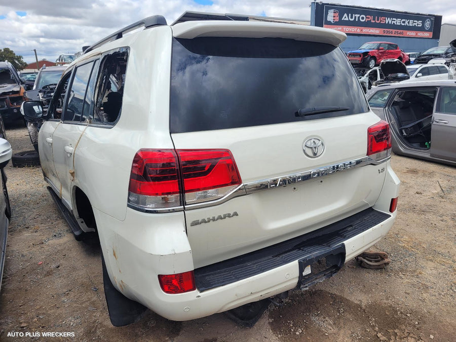 2018 Toyota Landcruiser Left Front Door