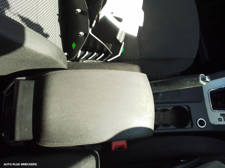 2014 SKODA OCTAVIA RIGHT REAR DOOR SLIDING